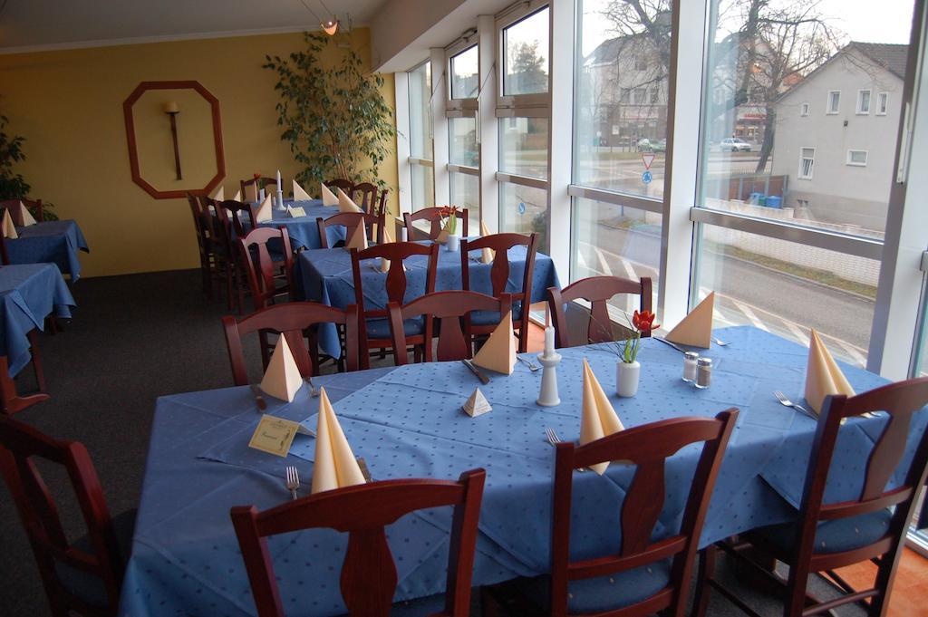 Hotel Grossbeeren Bagian luar foto