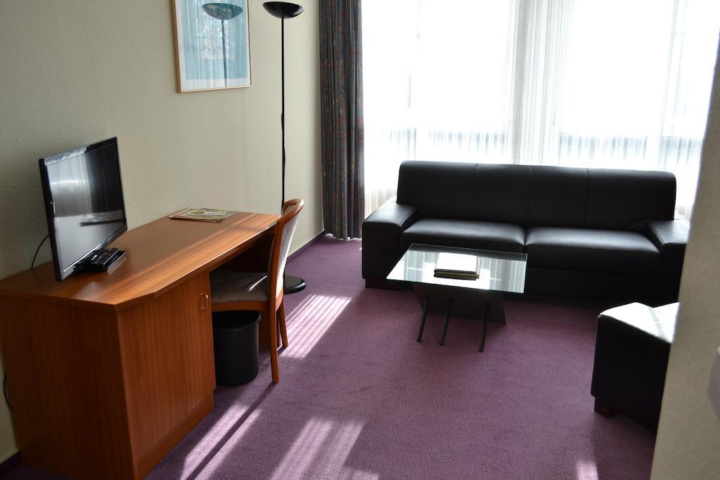 Hotel Grossbeeren Bagian luar foto